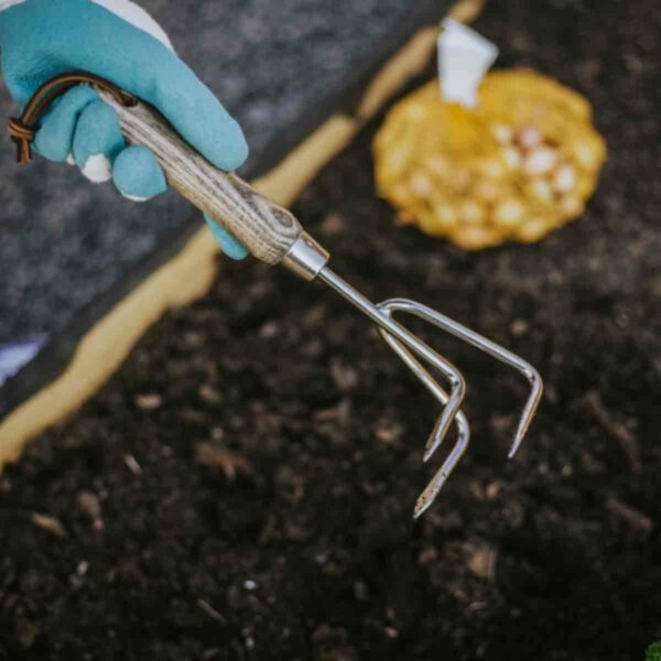 Zestaw 4 narzędzi ogrodniczych